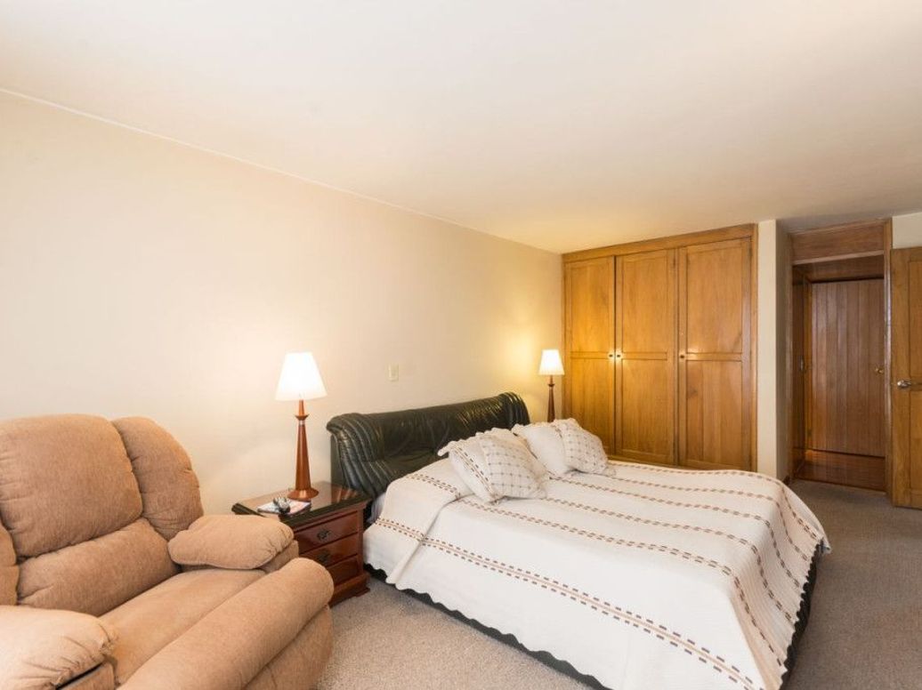 Apartamento de 3 alcobas en venta en Santa Barbara Central, Bogotá, 155 m² · foto 18 de 20