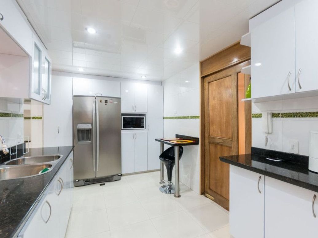 Apartamento de 3 alcobas en venta en Santa Barbara Central, Bogotá, 155 m² · foto 6 de 20