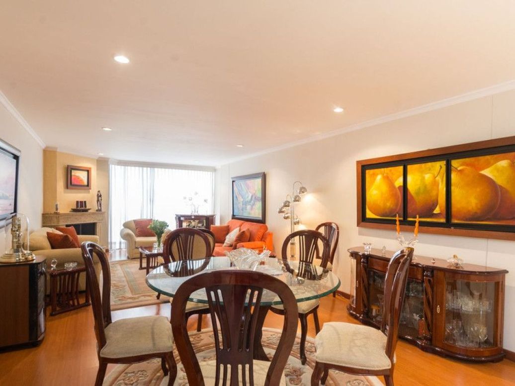 Apartamento de 3 alcobas en venta en Santa Barbara Central, Bogotá, 155 m² · foto 3 de 20