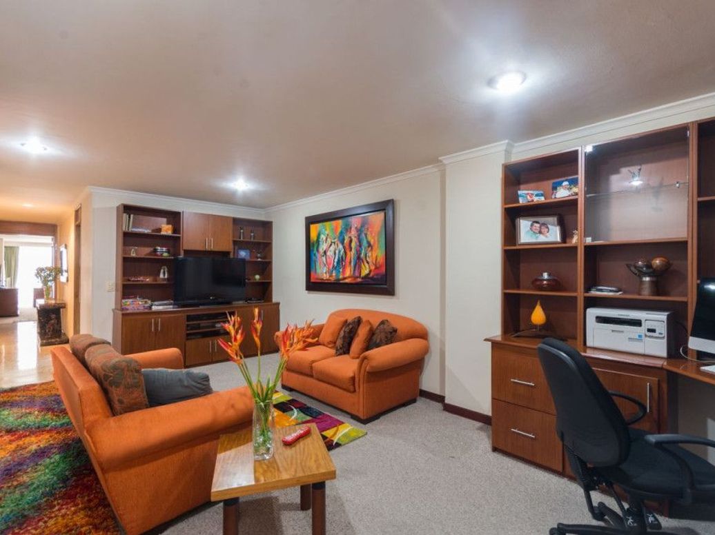 Apartamento de 3 alcobas en venta en Santa Barbara Central, Bogotá, 155 m² · foto 11 de 20