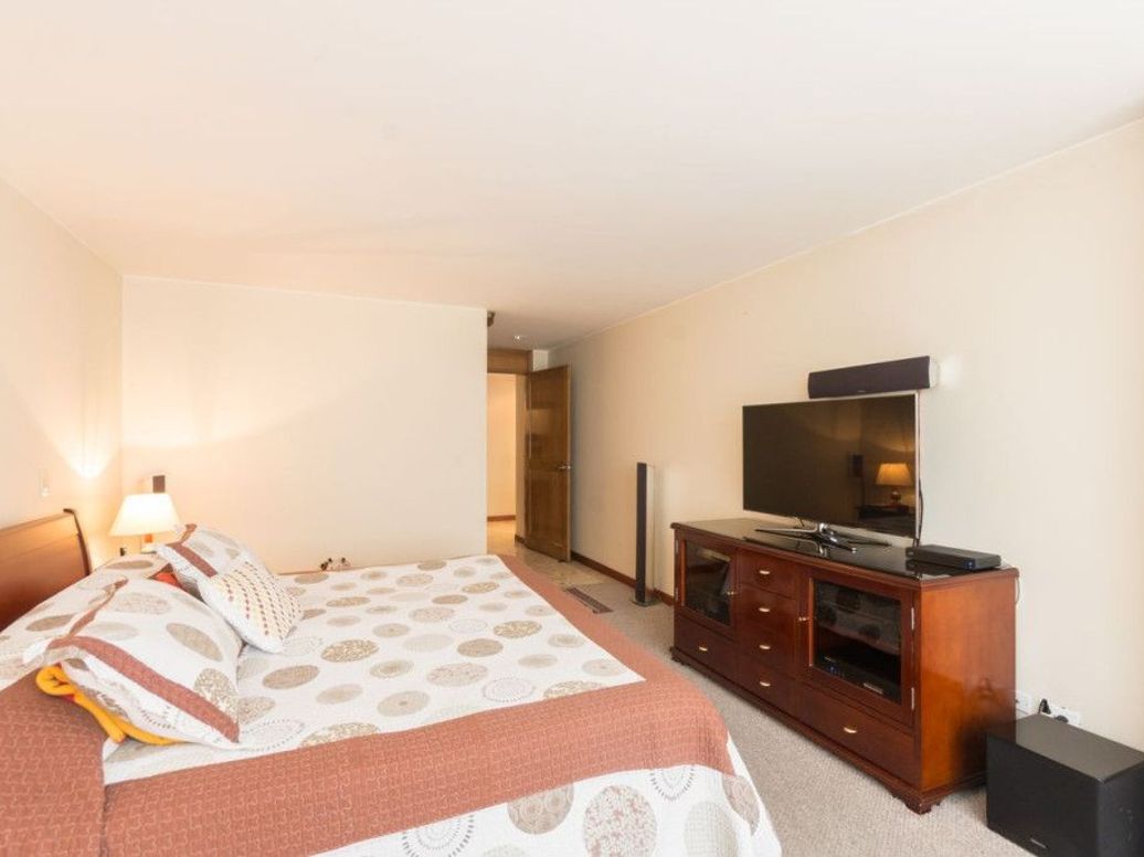 Apartamento de 3 alcobas en venta en Santa Barbara Central, Bogotá, 155 m² · foto 16 de 20