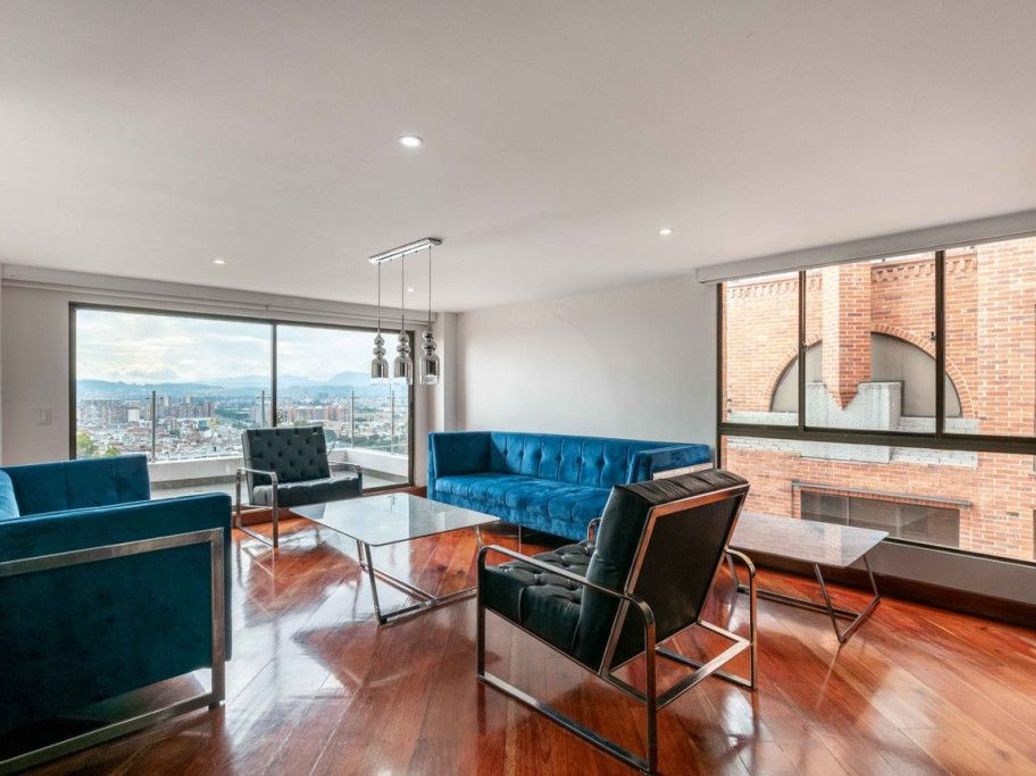 Apartamento de 4 alcobas en venta en Bosque De Pinos, Bogotá, 231 m² · foto 2 de 20
