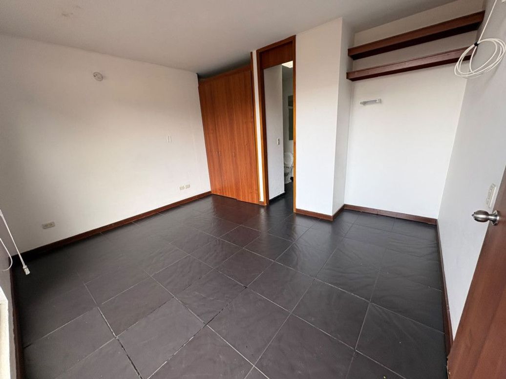Apartamento de 1 alcoba en venta en Cataluña, Bogotá, 50 m² · foto 4 de 17