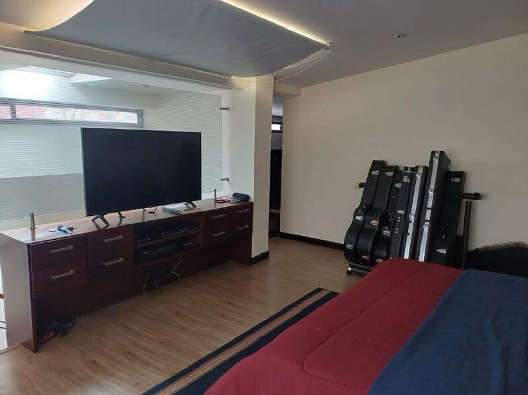 Apartamento de 2 alcobas en venta en El Contador, Bogotá, 140 m² · foto 2 de 20