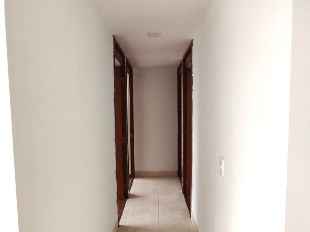 Apartamento de 3 alcobas en venta en Arabia, Bogotá, 50 m² · foto 3 de 15