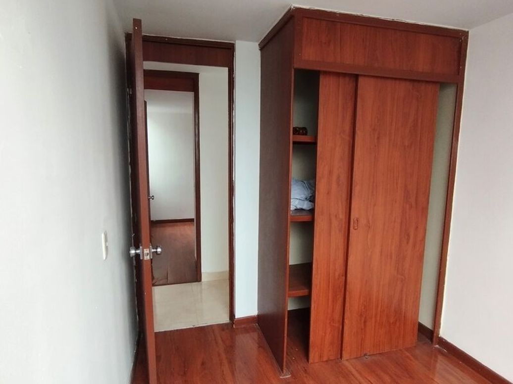 Apartamento de 3 alcobas en venta en Arabia, Bogotá, 50 m² · foto 5 de 15