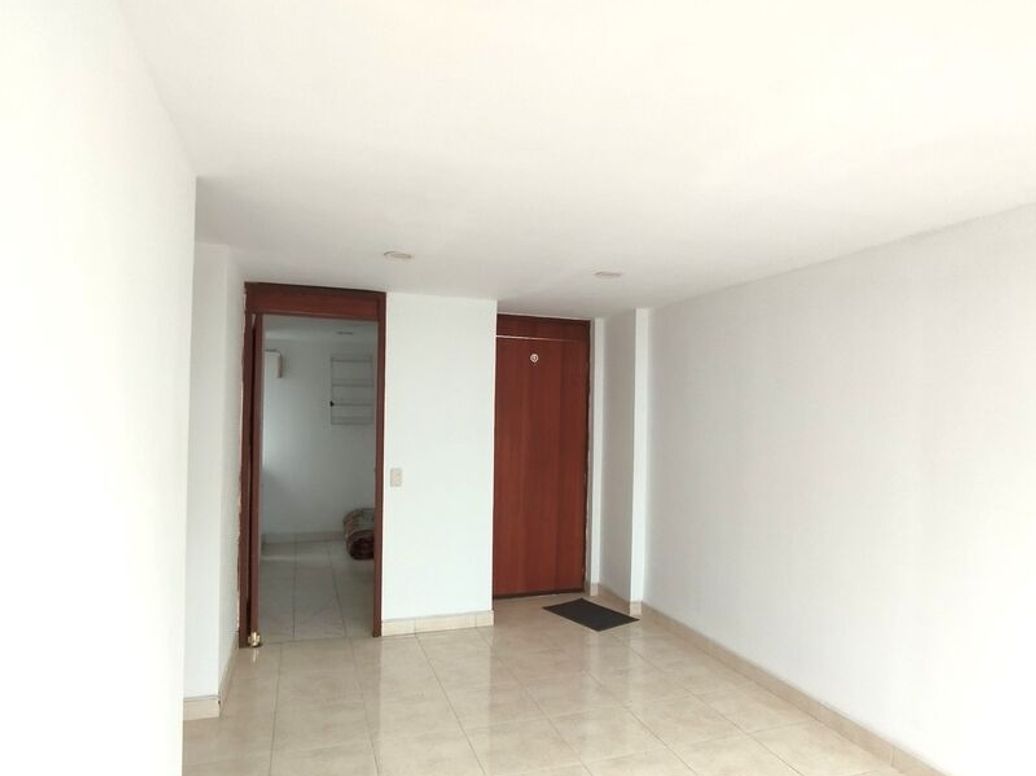 Apartamento de 3 alcobas en venta en Arabia, Bogotá, 50 m² · foto 2 de 15