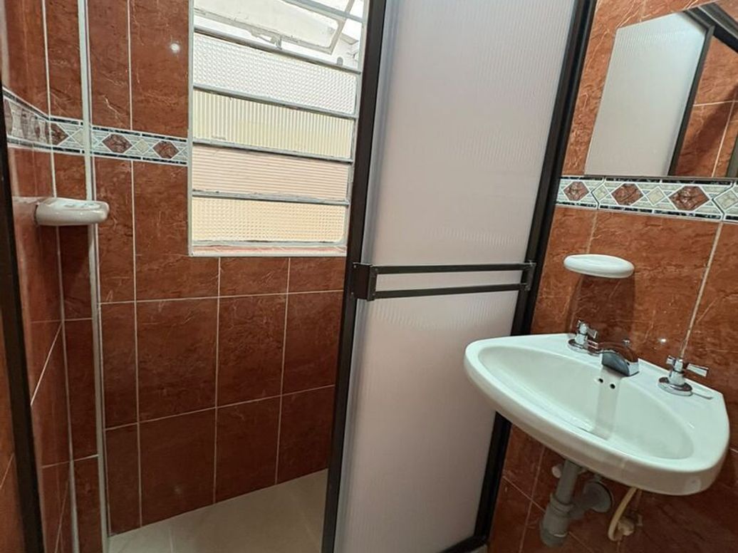 Casa de 6 alcobas en venta en Ciudad Jardín Sur, Bogotá, 90 m² · foto 7 de 9