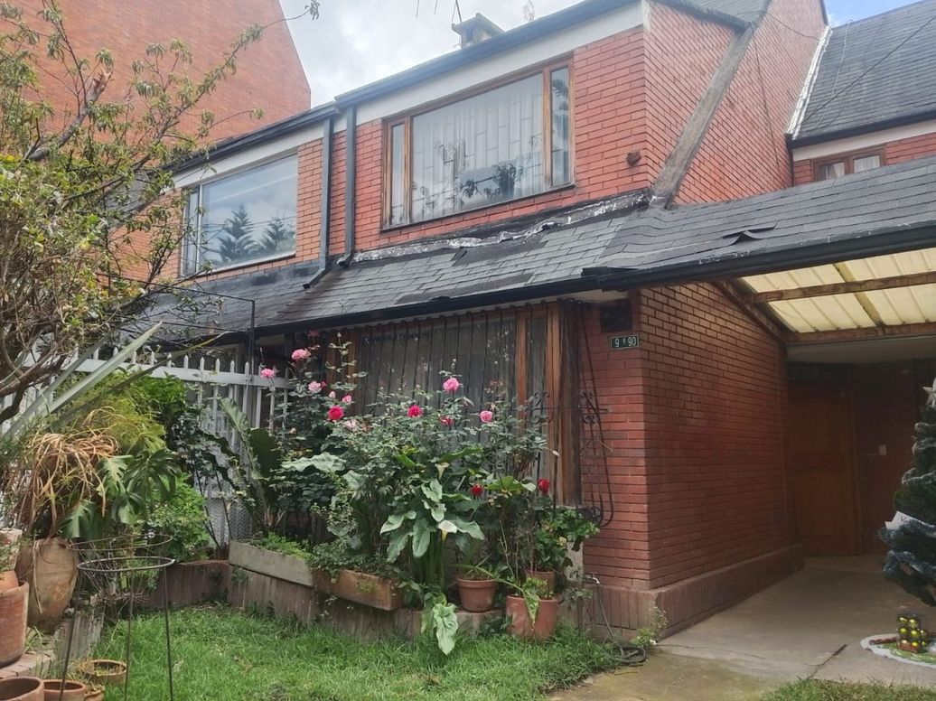 Casa de 3 alcobas en venta en Cedritos, Bogotá, 320 m² · foto 2 de 20