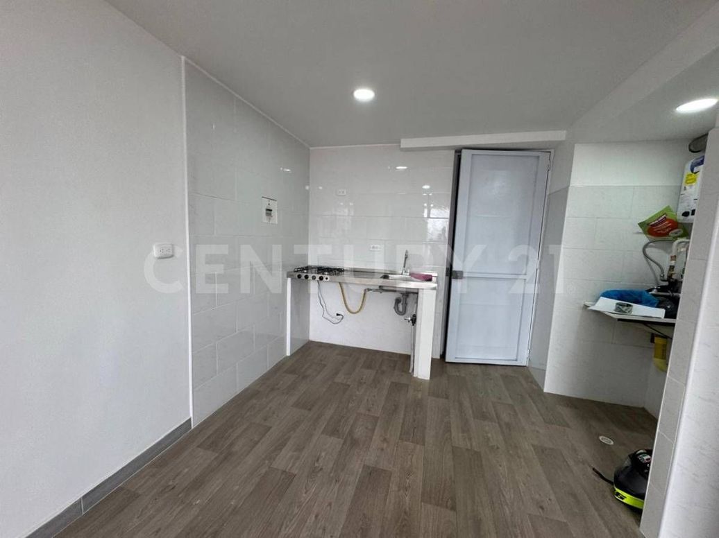 Apartamento de 2 alcobas en venta en El Vergel, Bogotá, 40 m² · foto 5 de 13