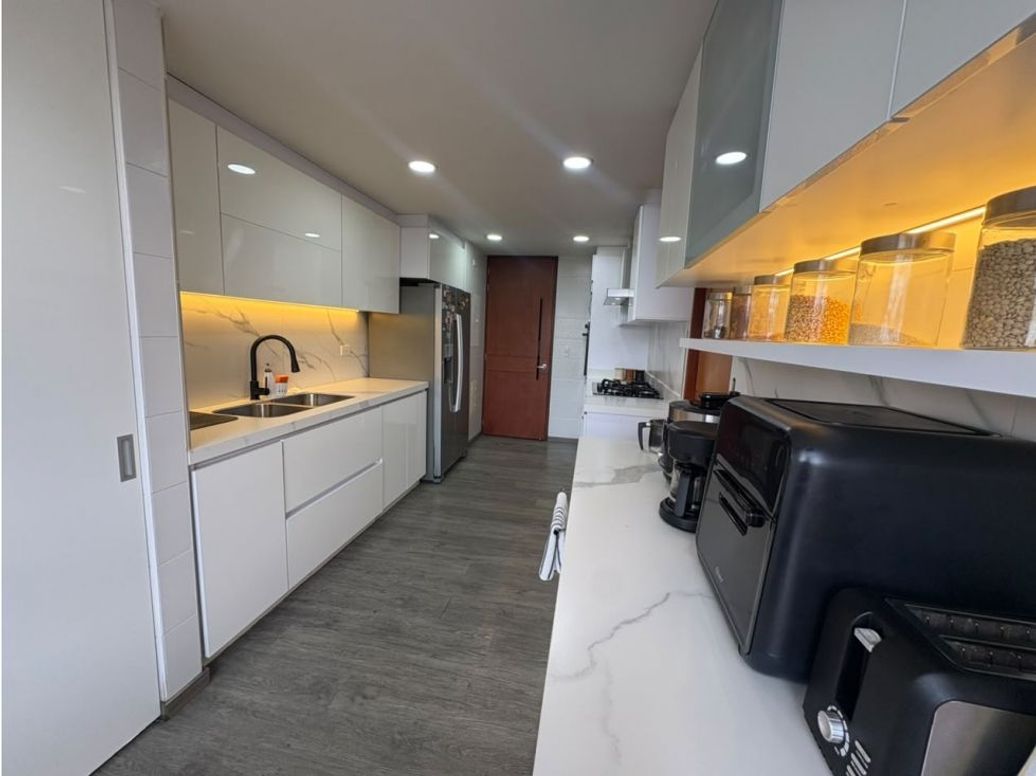Apartamento de 3 alcobas en venta en Puente Largo, Bogotá, 178 m² · foto 9 de 20