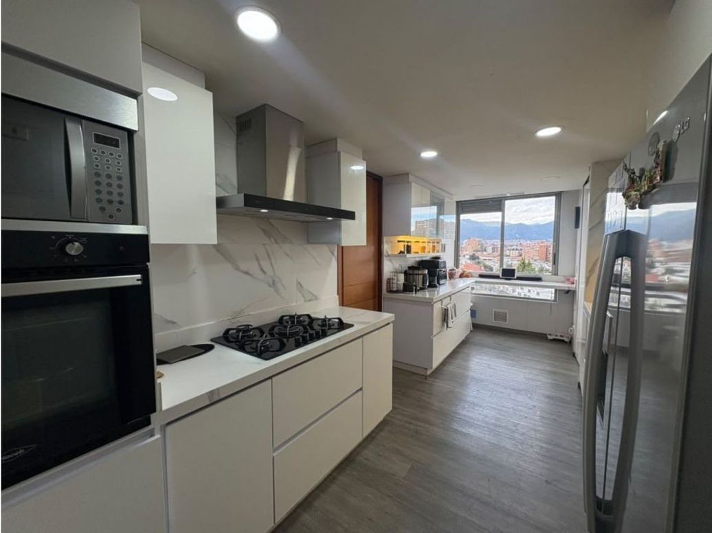 Apartamento de 3 alcobas en venta en Puente Largo, Bogotá, 178 m² · foto 10 de 20