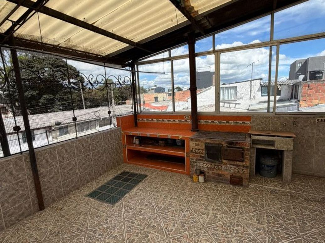 Casa de 5 alcobas en venta en Molinos Del Viento, Bogotá, 77 m² · foto 5 de 14