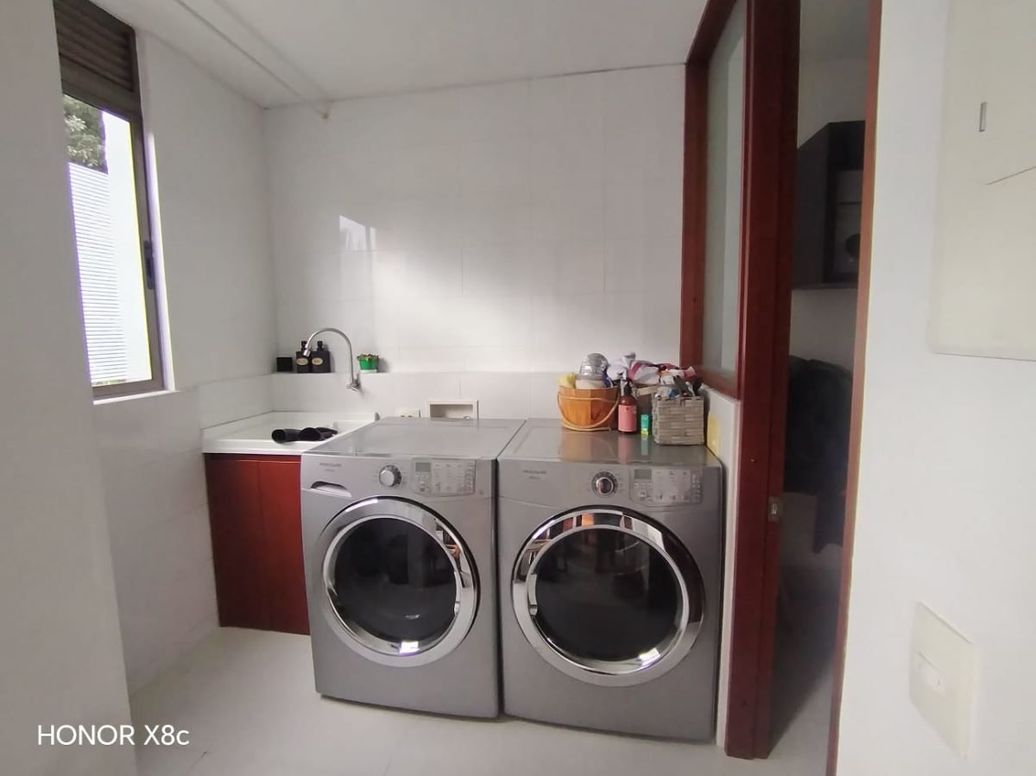 Apartamento de 3 alcobas en venta en Calatrava, Bogotá, 192 m² · foto 8 de 20