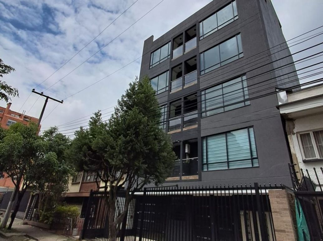 Apartamento de 1 alcoba en venta en Belalcázar, Bogotá, 31 m² · foto 2 de 9