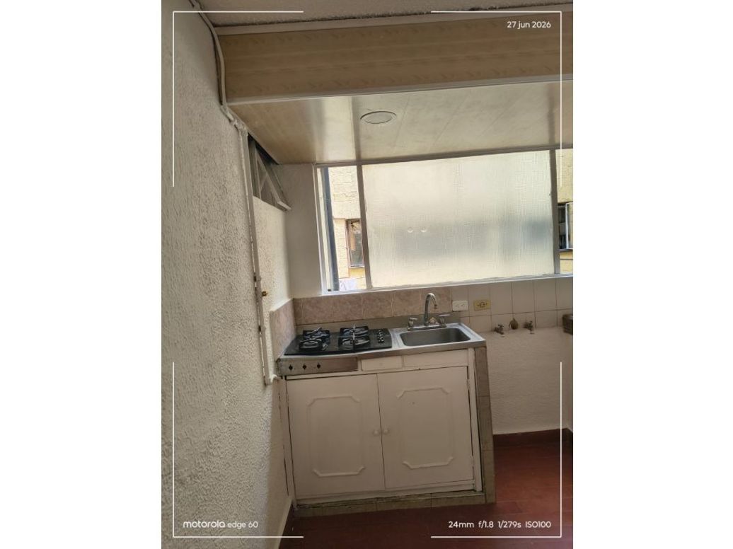 Apartamento de 3 alcobas en venta en Alquerias De La Fragua, Bogotá, 44 m² · foto 2 de 15