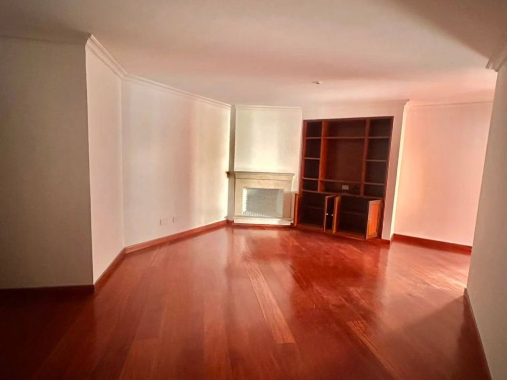 Apartamento de 4 alcobas en venta en Santa Barbara Central, Bogotá, 299 m² · foto 4 de 14