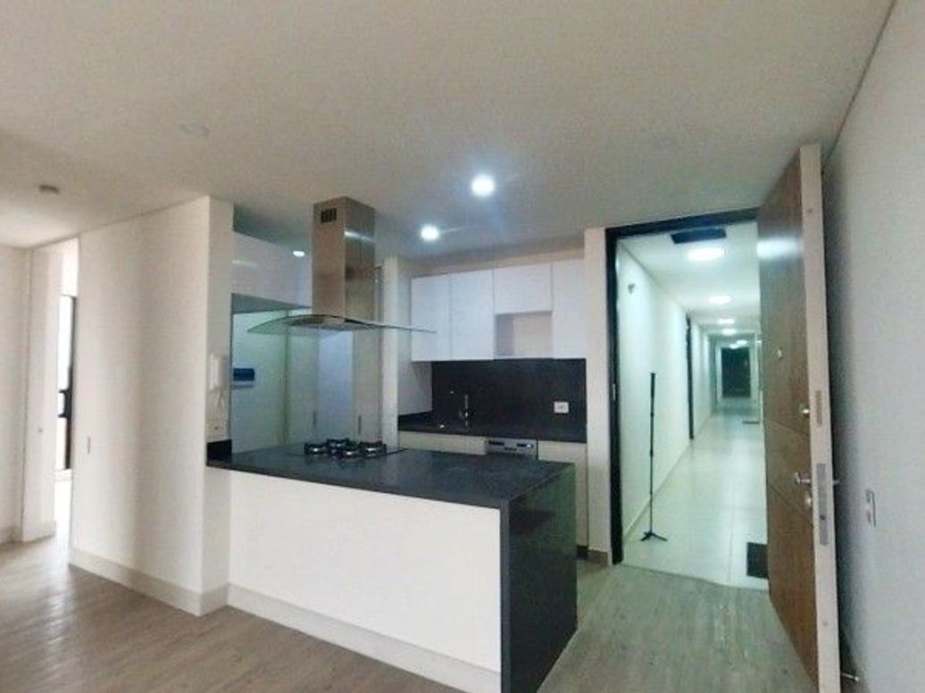Apartamento de 2 alcobas en venta en Chico Norte Et. Iii, Bogotá, 67 m² · foto 4 de 12