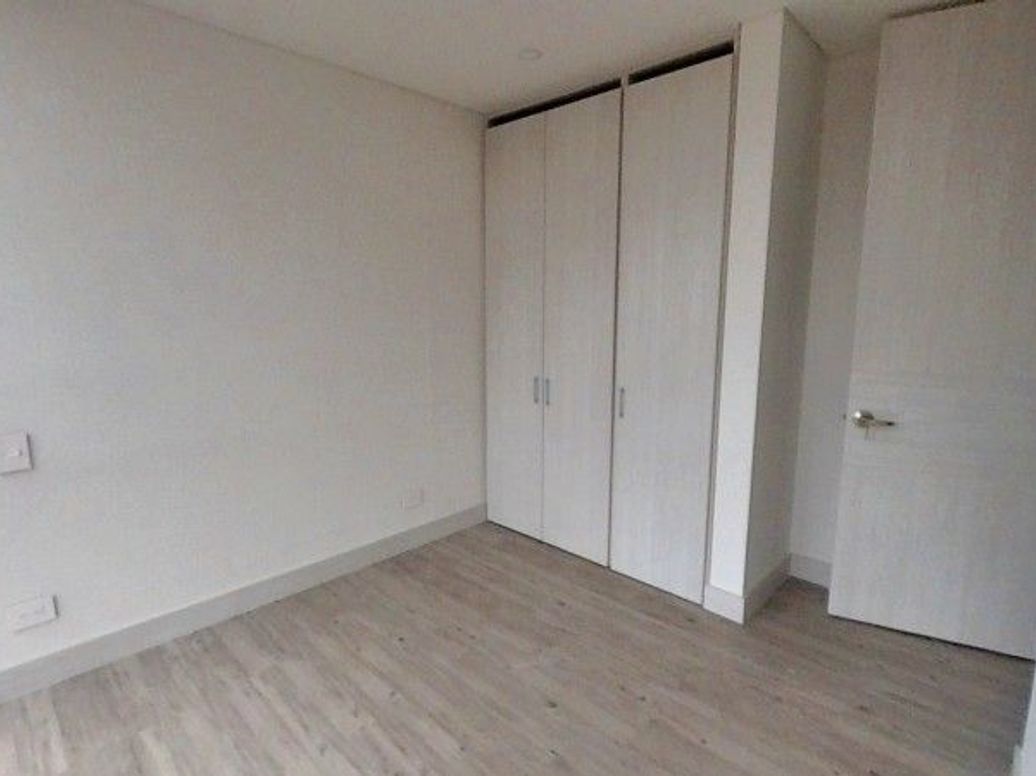 Apartamento de 2 alcobas en venta en Chico Norte Et. Iii, Bogotá, 67 m² · foto 10 de 12