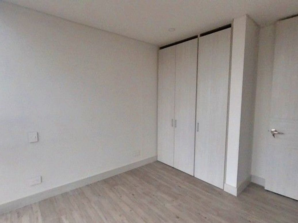 Apartamento de 2 alcobas en venta en Chico Norte Et. Iii, Bogotá, 67 m² · foto 8 de 12