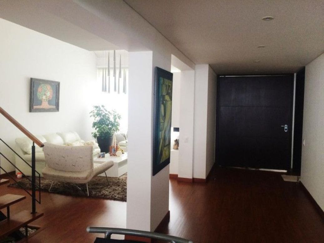 Casa de 4 alcobas en venta en Mónaco, Bogotá, 365 m² · foto 3 de 20