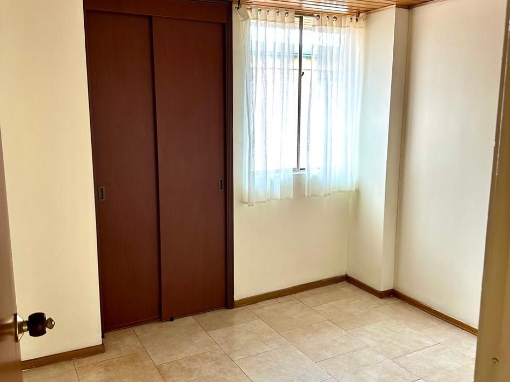 Apartamento de 2 alcobas en venta en Santa Teresa, Bogotá, 45 m² · foto 7 de 16