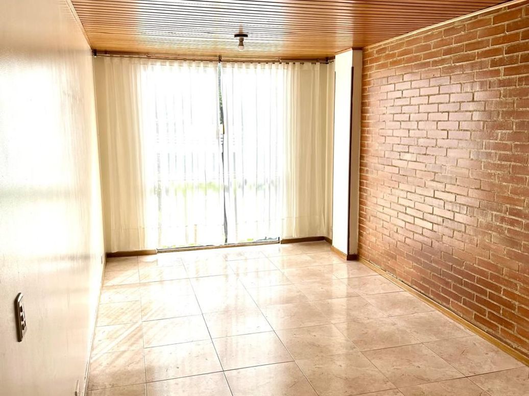 Apartamento de 2 alcobas en venta en Santa Teresa, Bogotá, 45 m² · foto 3 de 16