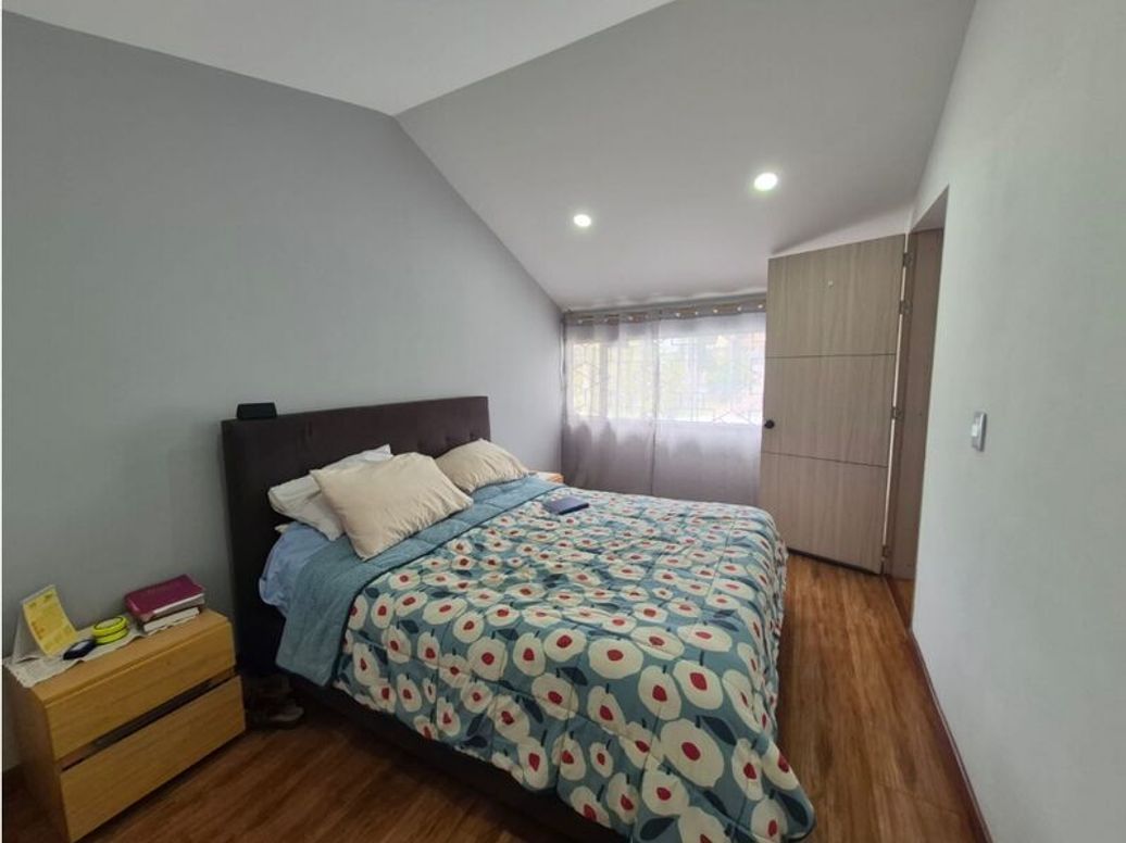 Casa de 5 alcobas en venta en Santa Rosa, Bogotá, 282 m² · foto 14 de 20