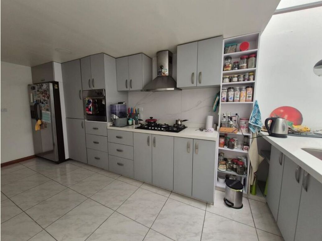 Casa de 5 alcobas en venta en Santa Rosa, Bogotá, 282 m² · foto 7 de 20