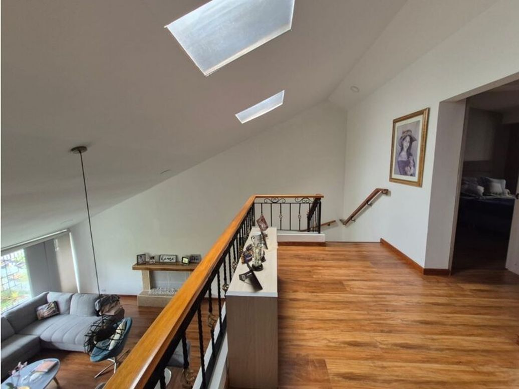 Casa de 5 alcobas en venta en Santa Rosa, Bogotá, 282 m² · foto 9 de 20