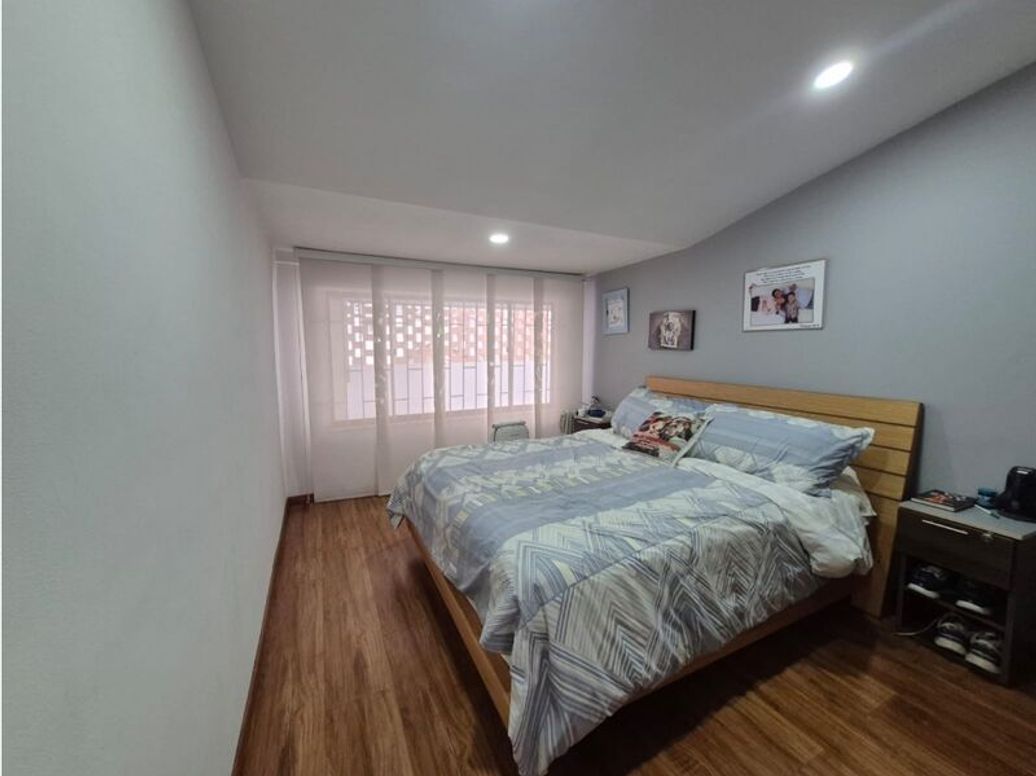 Casa de 5 alcobas en venta en Santa Rosa, Bogotá, 282 m² · foto 15 de 20