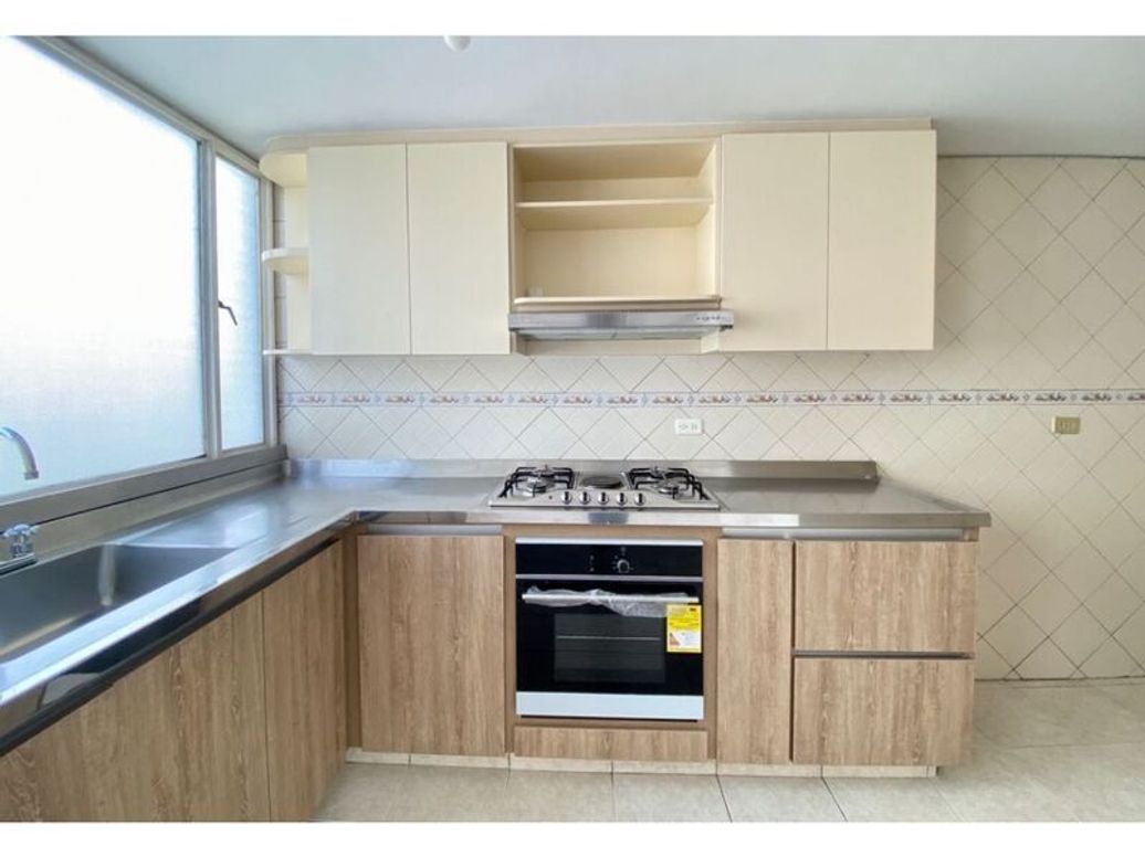 Apartamento de 3 alcobas en venta en Escuela De Infantería, Bogotá, 130 m² · foto 7 de 19