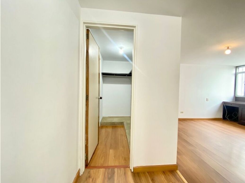 Apartamento de 3 alcobas en venta en Escuela De Infantería, Bogotá, 130 m² · foto 12 de 19
