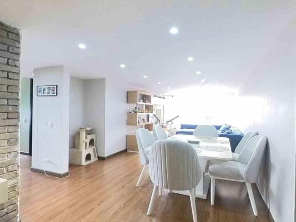 Apartamento de 3 alcobas en venta en Costa Azul, Bogotá, 73 m² · foto 2 de 16