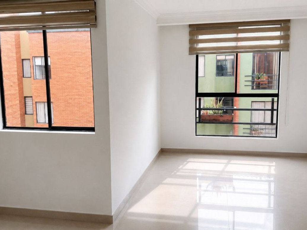 Apartamento de 3 alcobas en venta en El Rincón De Los Angeles, Bogotá, 76 m² · foto 2 de 20