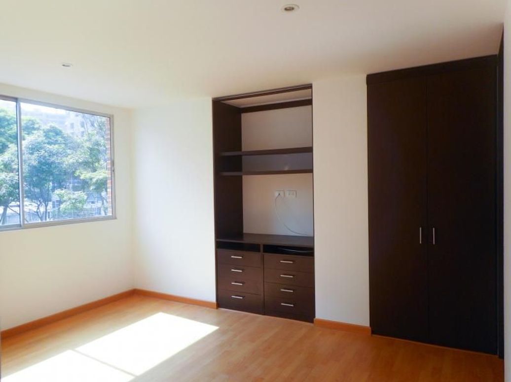 Apartamento de 2 alcobas en arriendo en Santa Barbara Oriental, Bogotá, 83 m² · foto 8 de 12
