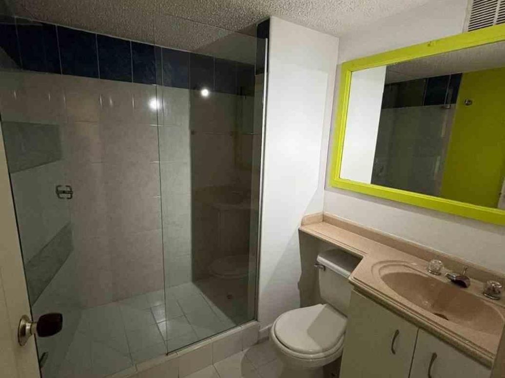 Apartamento de 3 alcobas en venta en Los Angeles, Bogotá, 77 m² · foto 9 de 13