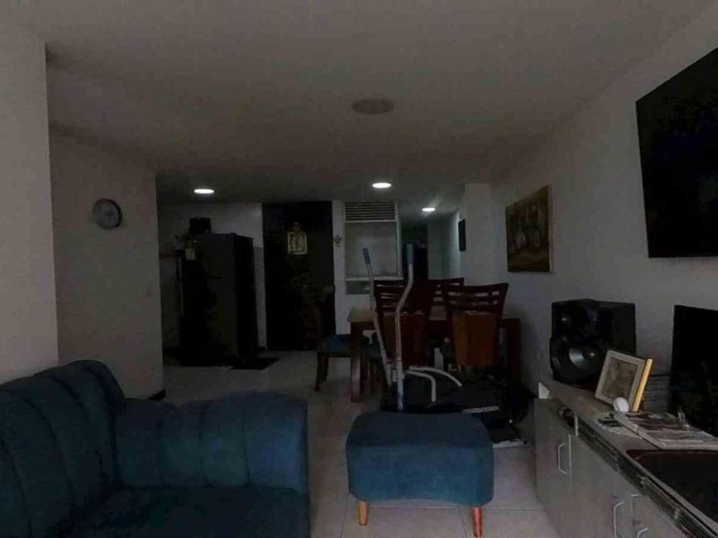 Apartamento de 3 alcobas en venta en La Granja, Bogotá, 73 m² · foto 2 de 15