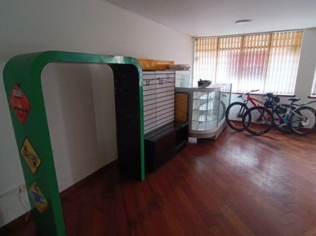 Casa de 6 alcobas en venta en Acevedo Tejada, Bogotá, 234 m² · foto 3 de 20