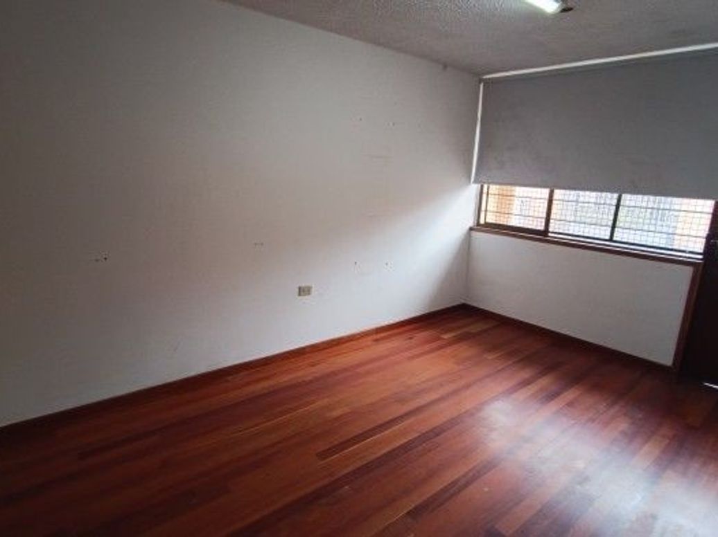 Casa de 6 alcobas en venta en Acevedo Tejada, Bogotá, 234 m² · foto 14 de 20