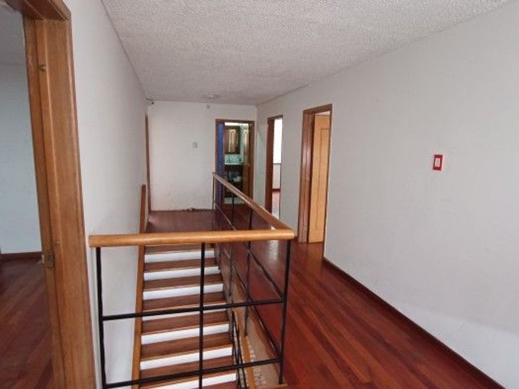 Casa de 6 alcobas en venta en Acevedo Tejada, Bogotá, 234 m² · foto 8 de 20