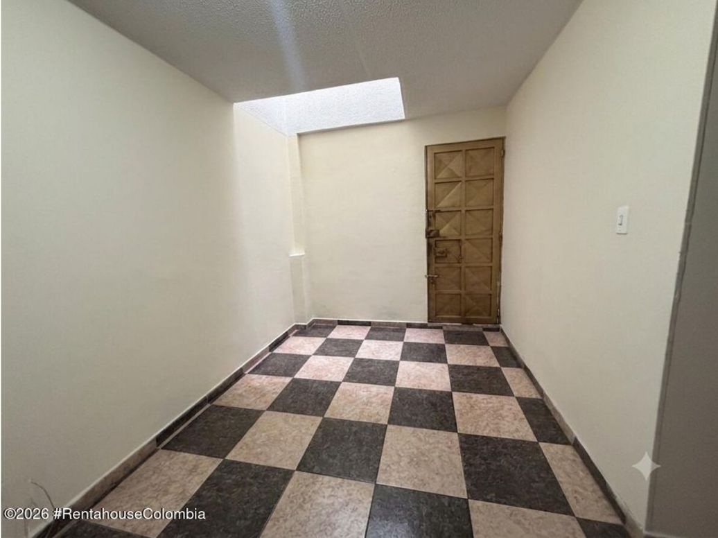 Casa de 13 alcobas en venta en Lucero Alto, Bogotá, 305 m² · foto 15 de 20