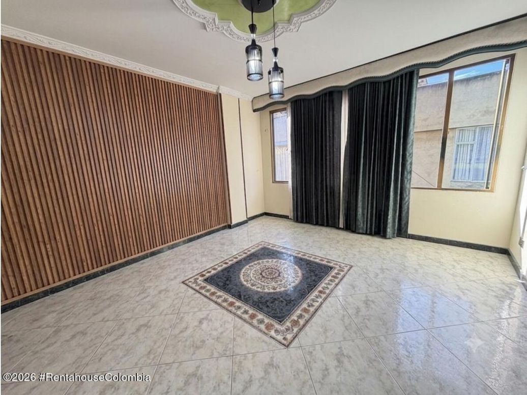 Casa de 13 alcobas en venta en Lucero Alto, Bogotá, 305 m² · foto 17 de 20