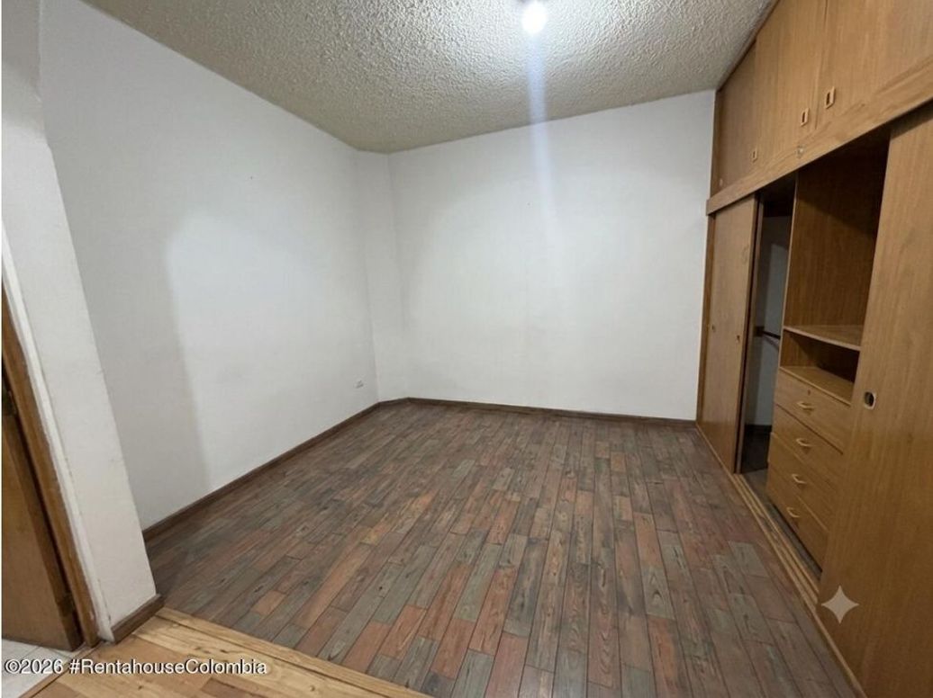 Casa de 13 alcobas en venta en Lucero Alto, Bogotá, 305 m² · foto 3 de 20