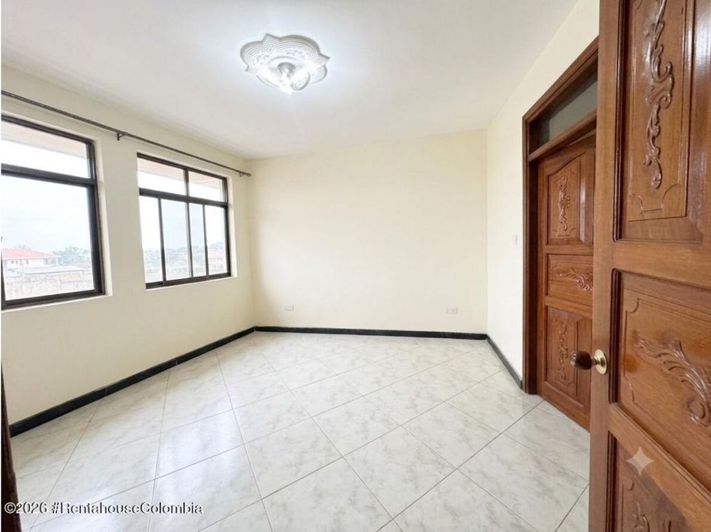 Casa de 13 alcobas en venta en Lucero Alto, Bogotá, 305 m² · foto 19 de 20