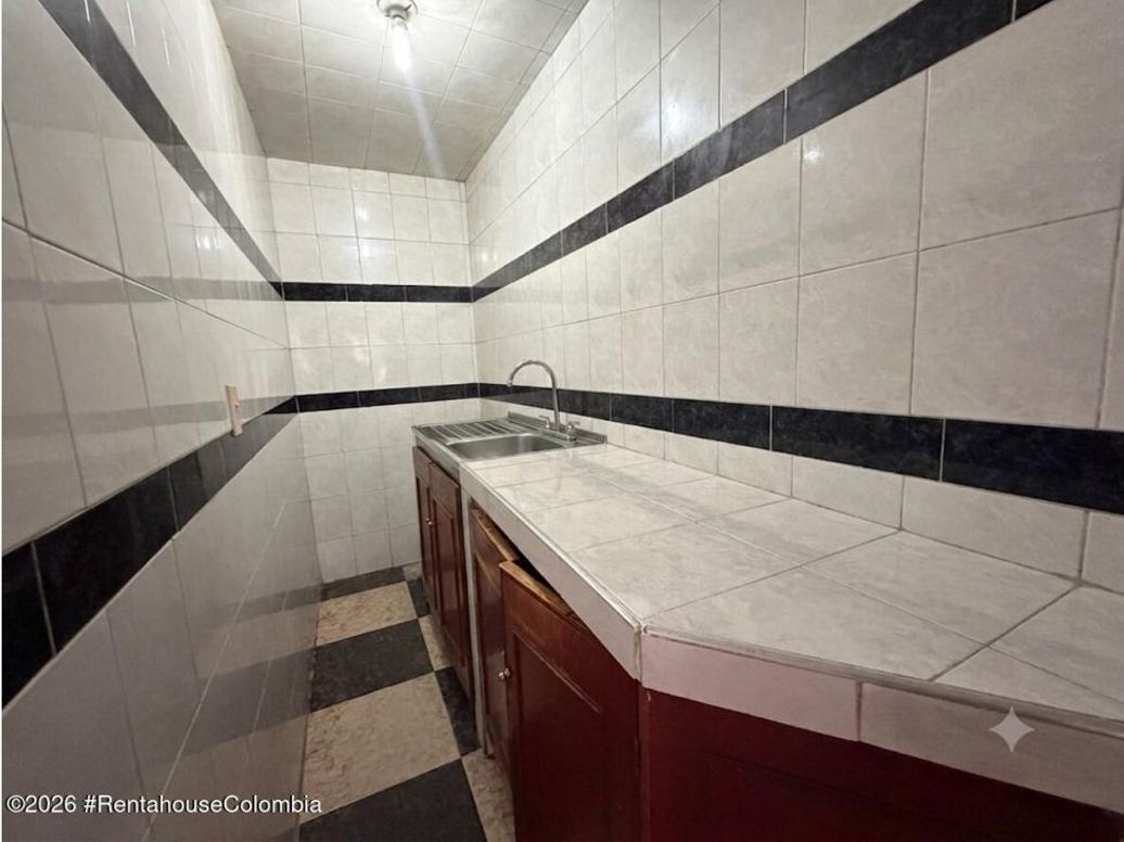 Casa de 13 alcobas en venta en Lucero Alto, Bogotá, 305 m² · foto 7 de 20
