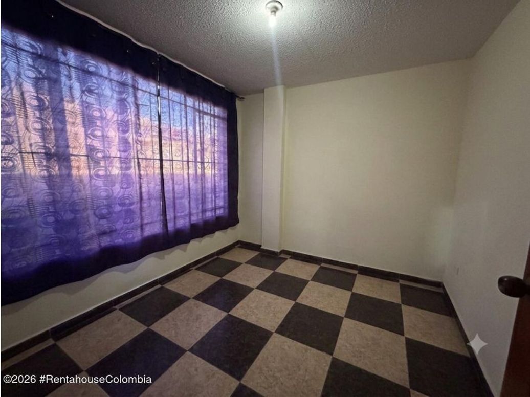 Casa de 13 alcobas en venta en Lucero Alto, Bogotá, 305 m² · foto 12 de 20