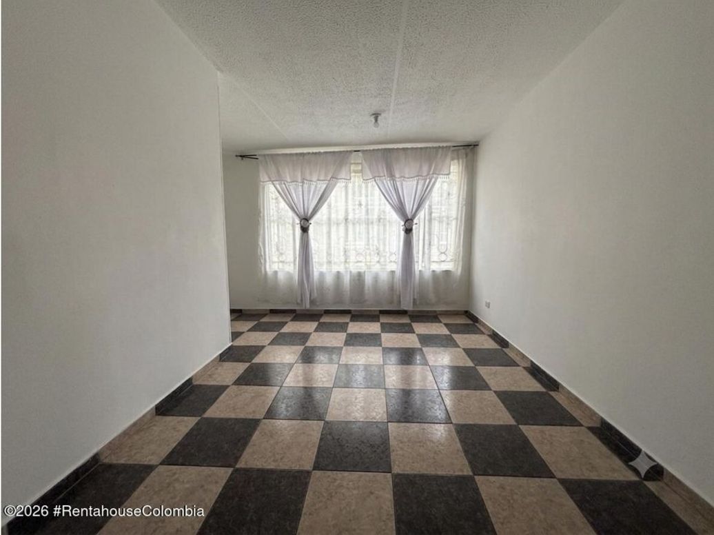Casa de 13 alcobas en venta en Lucero Alto, Bogotá, 305 m² · foto 10 de 20