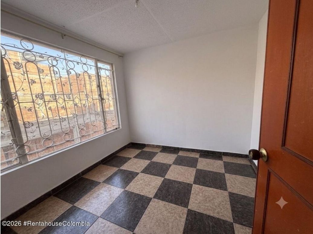 Casa de 13 alcobas en venta en Lucero Alto, Bogotá, 305 m² · foto 8 de 20