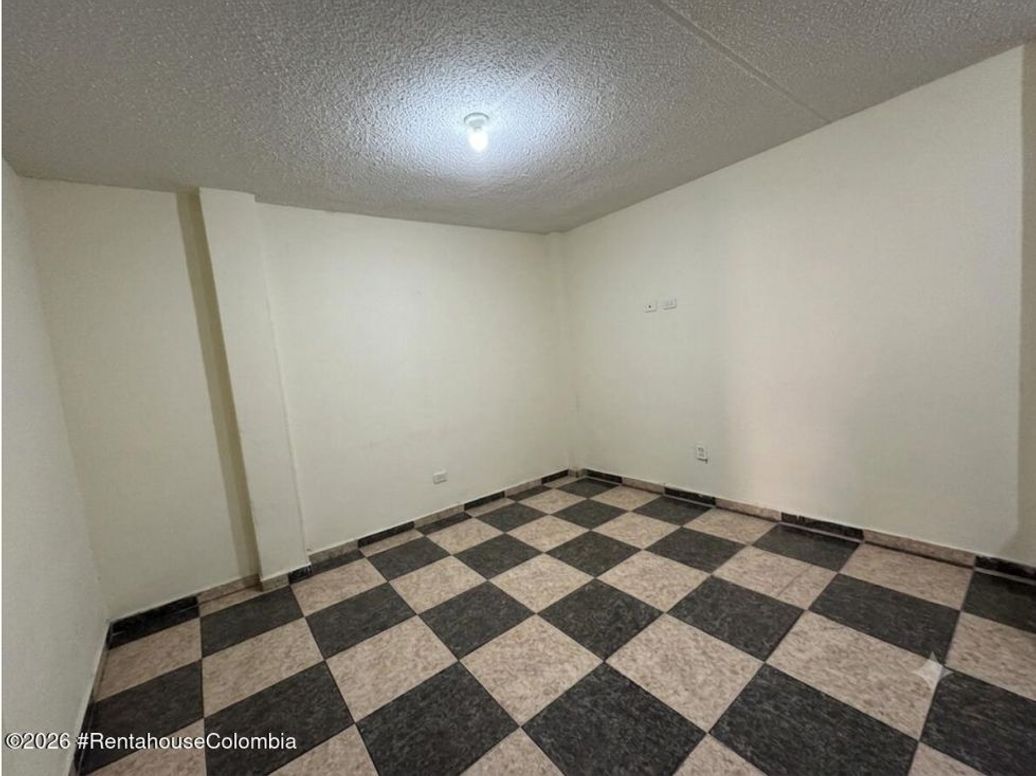 Casa de 13 alcobas en venta en Lucero Alto, Bogotá, 305 m² · foto 14 de 20